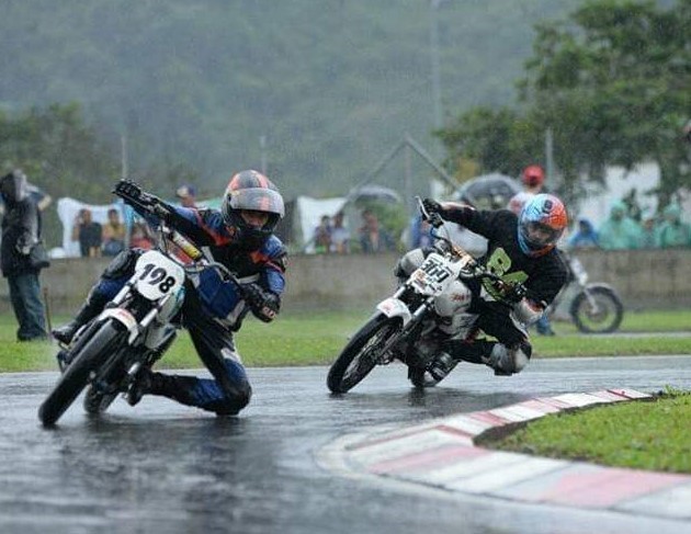 NOTINDEPORTES - PILOTOS QUINDIANOS EN VÁLIDAS DE MOTOCICLISMO