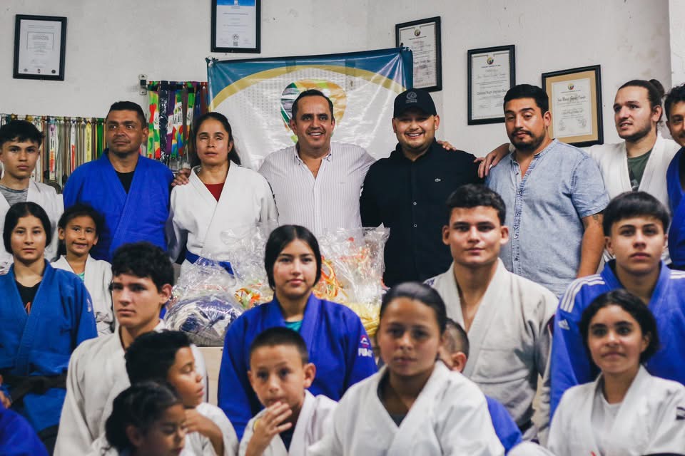 INDEPORTES SIGUE RESPALDANDO EL PROCESO DEL JUDO QUINDIANO CON NUEVA IMPLEMENTACIÓN DEPORTIVA